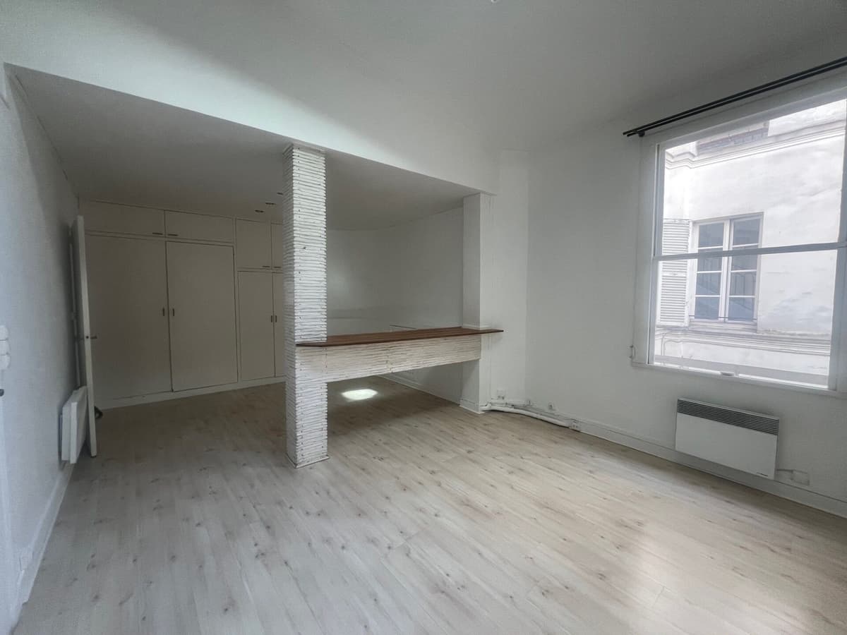 Location appartement 1 pièce 32 m² à Paris 6 (75006) — photo 1