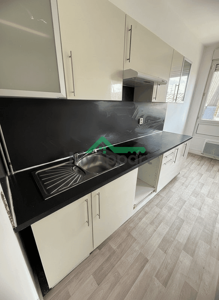 Appartement à louer centre armentieres — photo 1