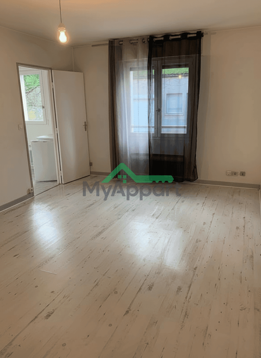 Studio à louer — photo 1