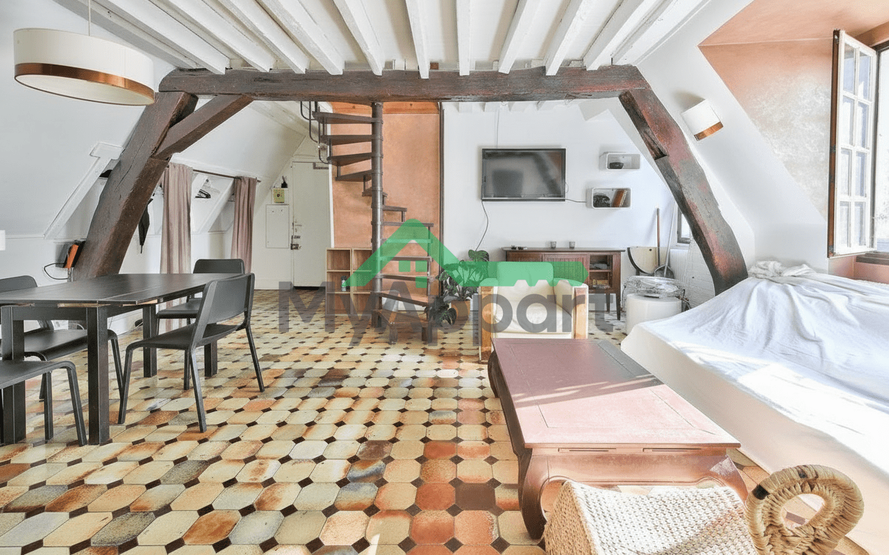 Duplex Rue des Rosiers dans le marais — photo 1