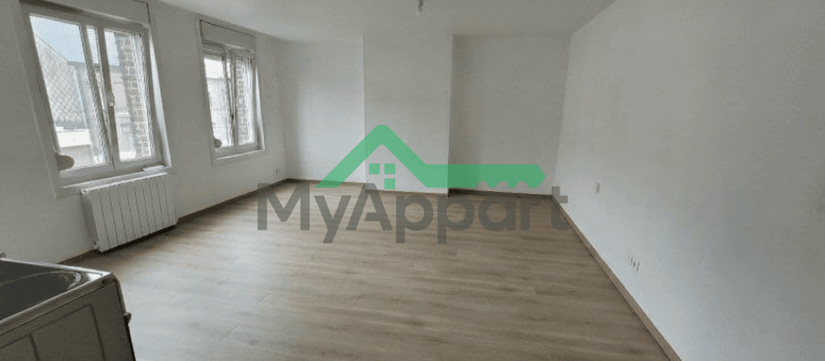 T2 de 41 m² rénové devant le tramway — photo 1