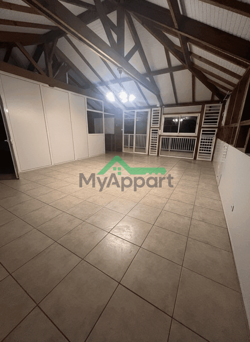 Location appartement haut de villa — photo 1