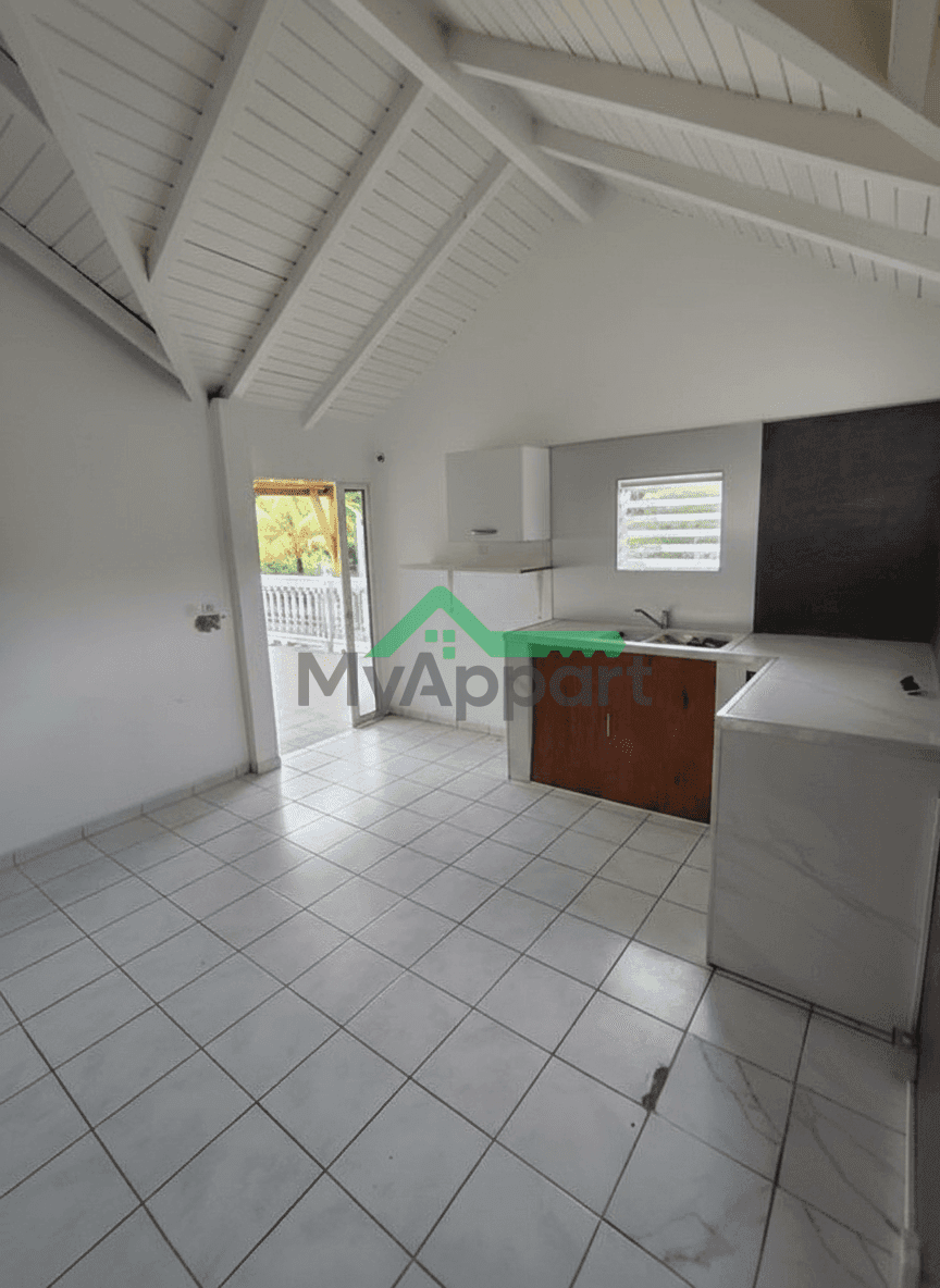 Loue haut de villa type T2 — photo 1
