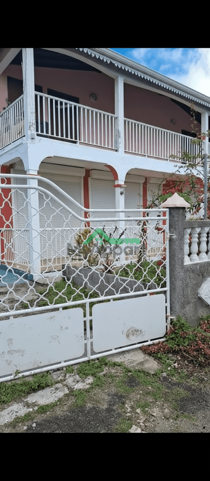 Un F4 à louer PORT-LOUIS GUADELOUPE — photo 1