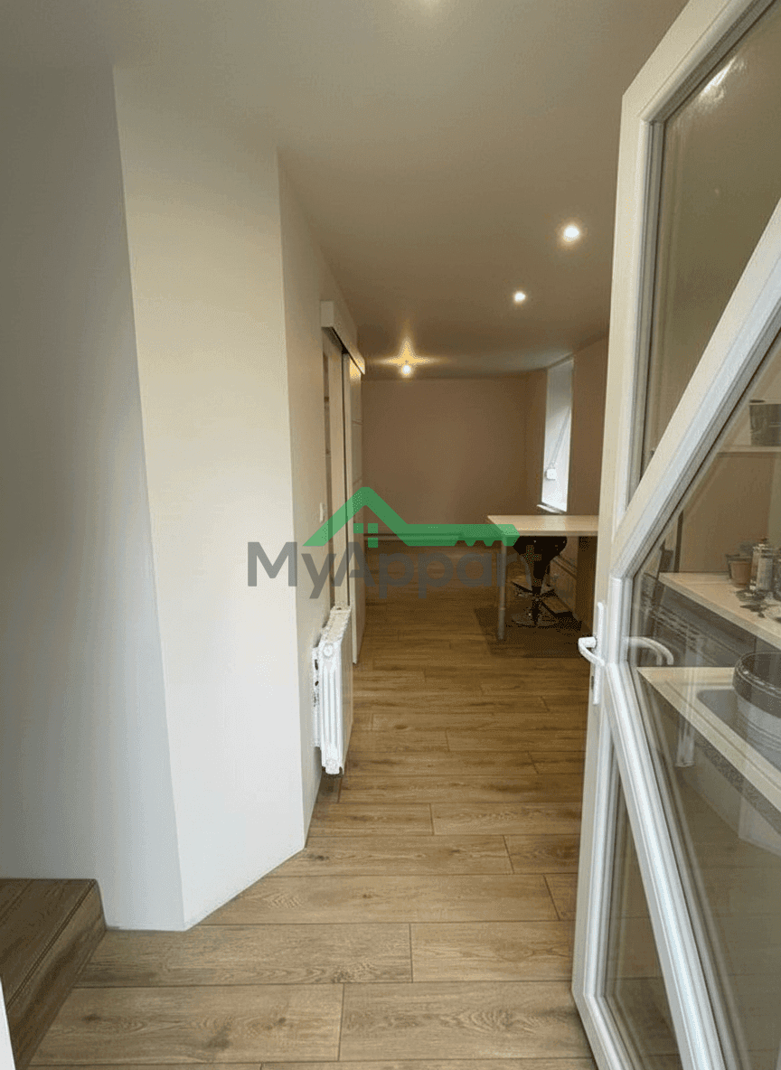 Studio 30m2 RDC avec cour — photo 1