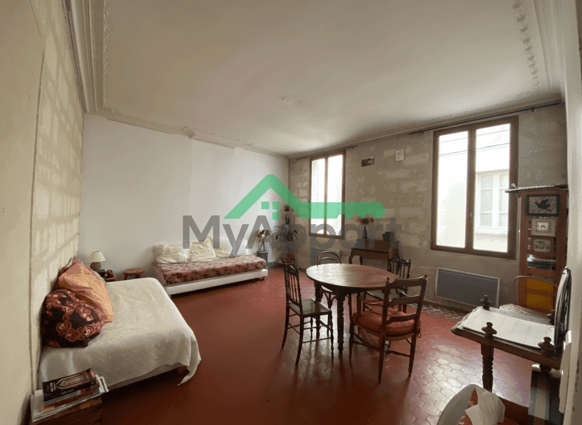 Avignon Intra Muros T2 avec terrasse — photo 1