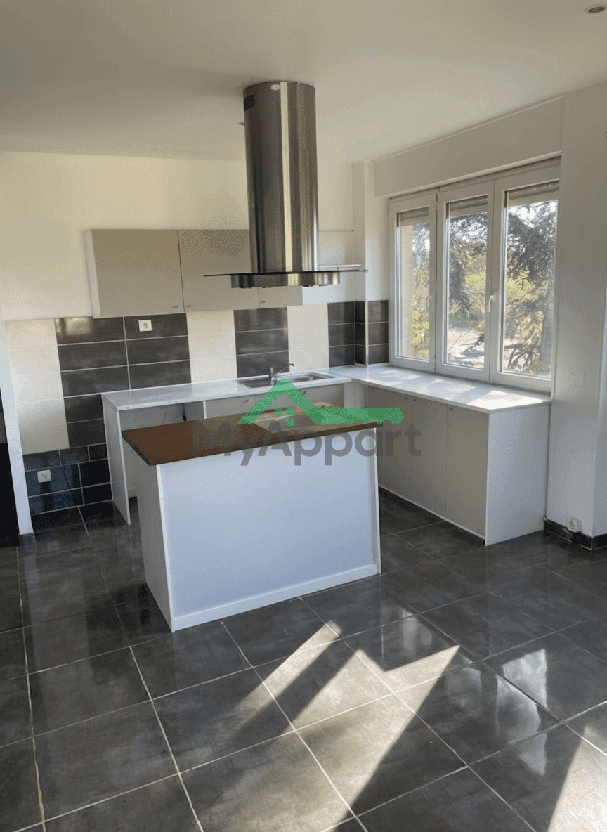 T3 à TERNAY — photo 1