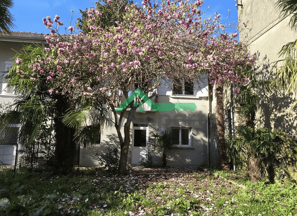 Appartement avec jardin — photo 1