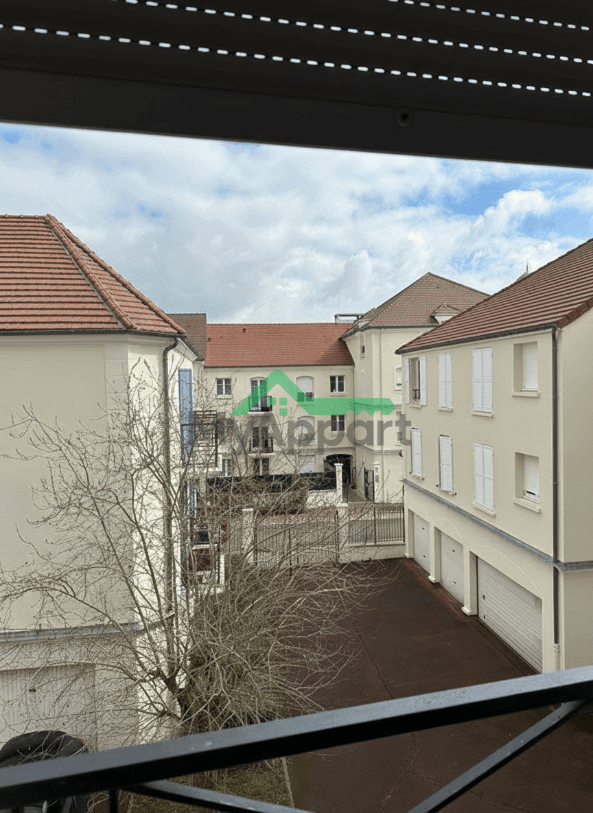 STUDIO, meublé, Voisins, le Bretonneux — photo 1