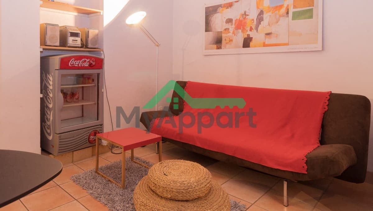 Studio meublé refait à neuf — photo 1