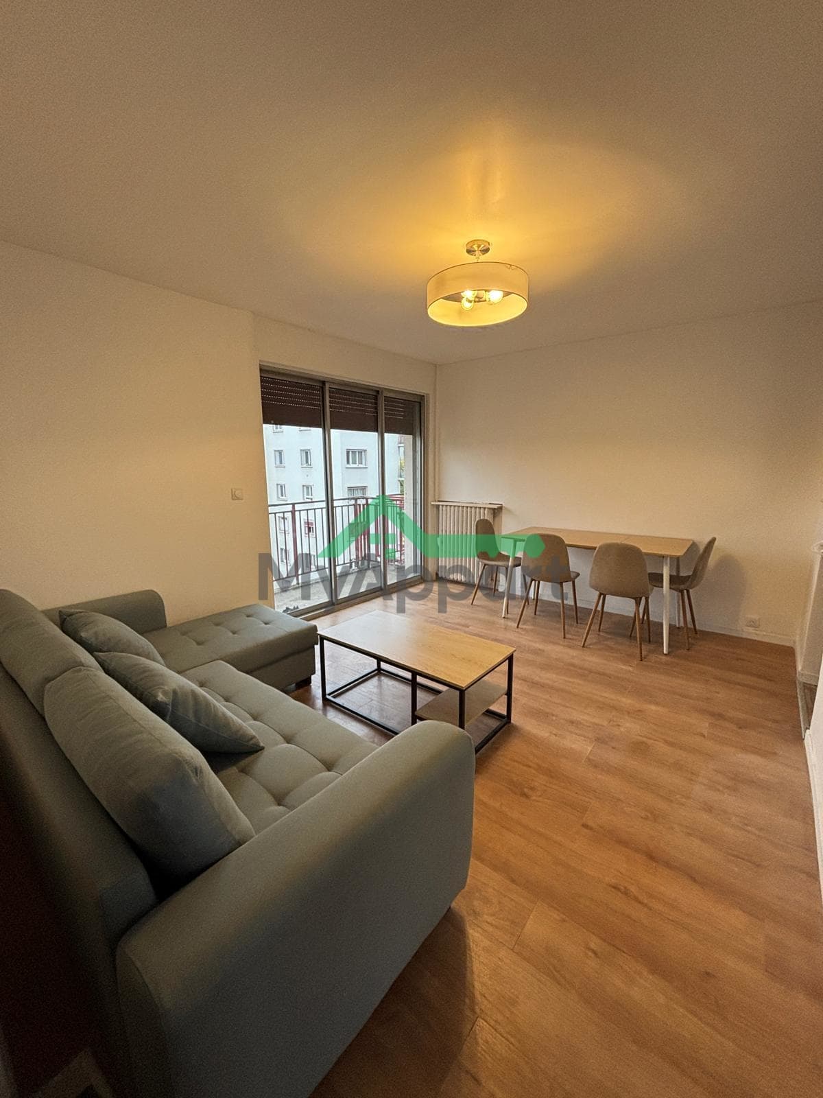 A louer appartement - 67m² - Saint-Denis Basilique — photo 1