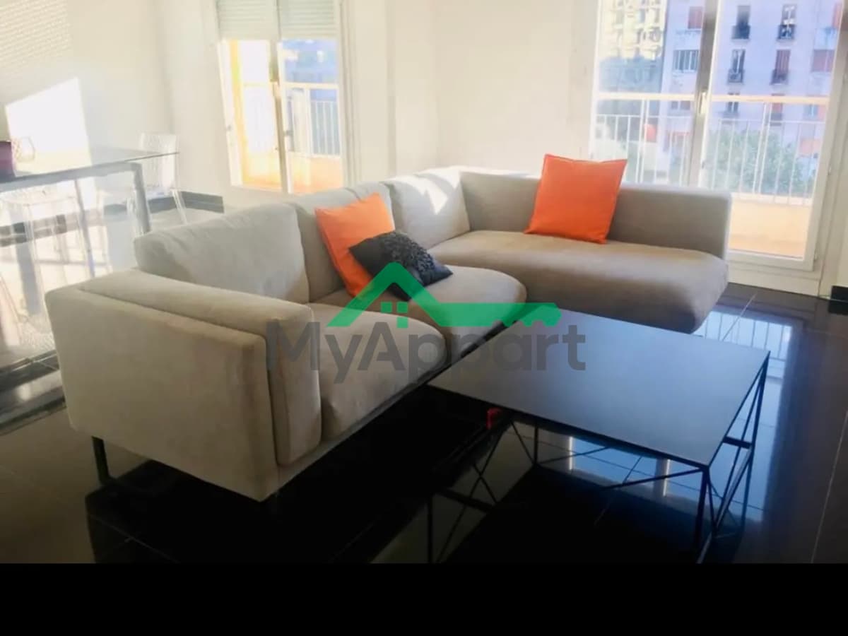 Beau 3pièces, meublé Ascenseur, balcon, clim climatisé Prado ? — photo 1