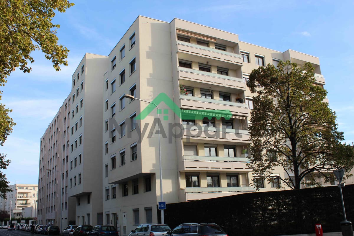 coloc à 3 - Avenue Frere - Lyon 8 — photo 1