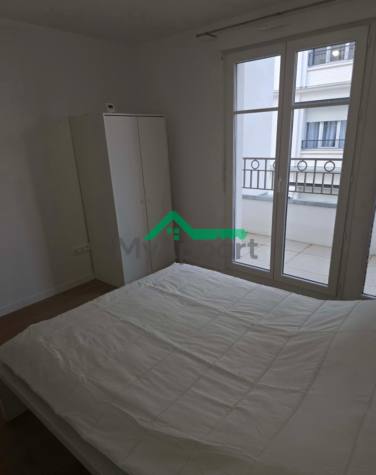 F2 MEUBLÉ NEUF AVEC BALCON ET PARKING – SERRIS (VAL D’EUROPE) — photo 1