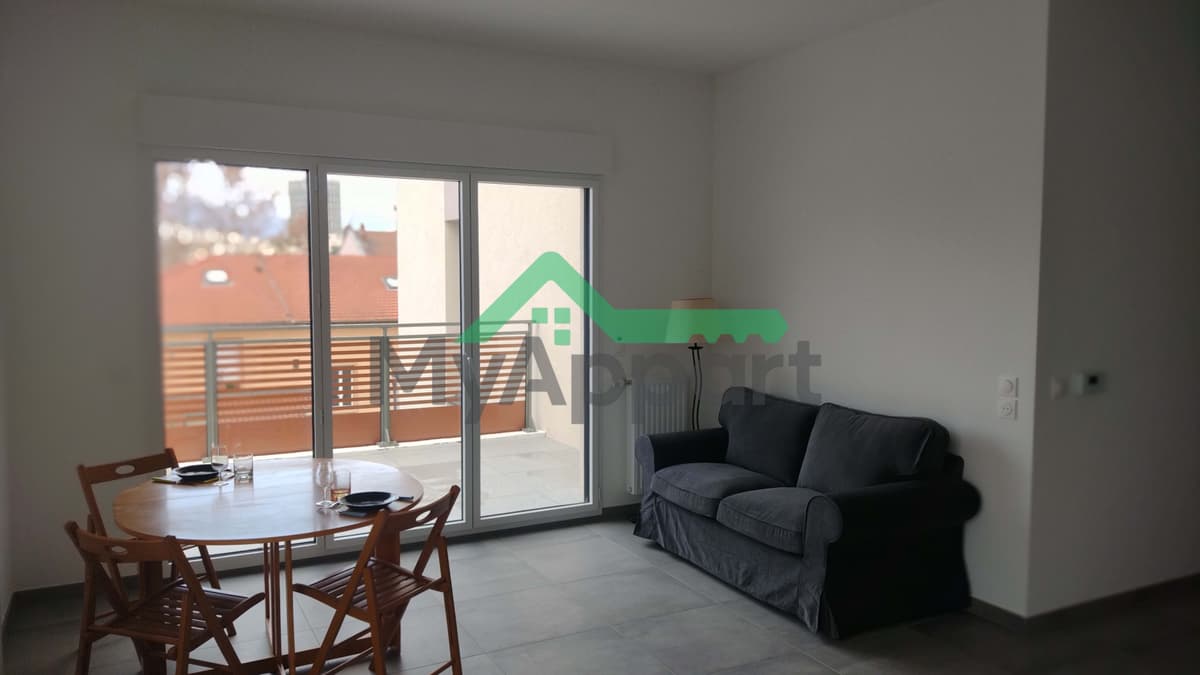 Loue T2 dans le quartier des hôpitaux à Lyon 69008 Bachut — photo 1