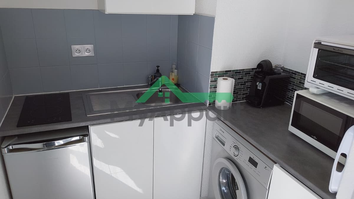 🏠 T1 meublé 23 m2– dernier étage- ascenseur-climatisé- résidence sécurisée avec piscine — photo 1