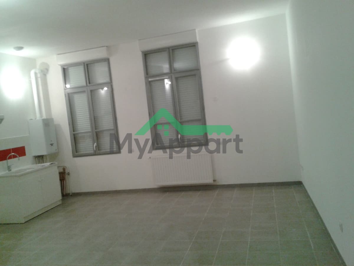 Particulier loue appartement «aux normes handicapés » T 3 – 2 CH-, surface 75 m² , Logement situé à 30000 Nîmes , dans le quartier Nord Gambetta derrière la Fac Fort Vauban : DANS PETIT IMMEUBLE DE FAMILLE APPARTEMENT LUMINEUX — photo 1