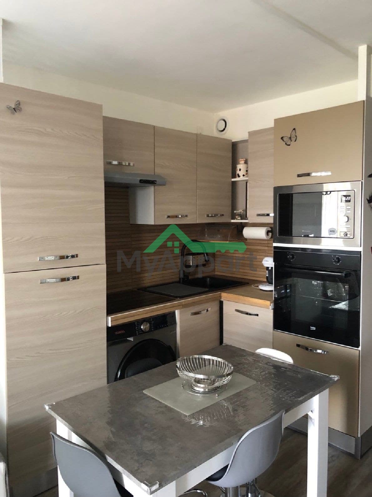 Magnifique T2 face et au bord de la mer, au calme, climatisé et entièrement refait et équipé à neuf. — photo 1