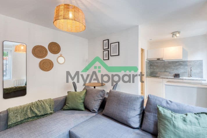 Location studio meublé 21 m² 59000 Lille (Moulins) — photo 1
