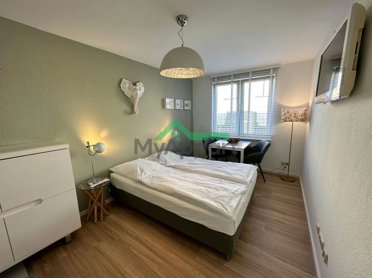Location studio meublé 18 m² - Paris 75017 — photo 1