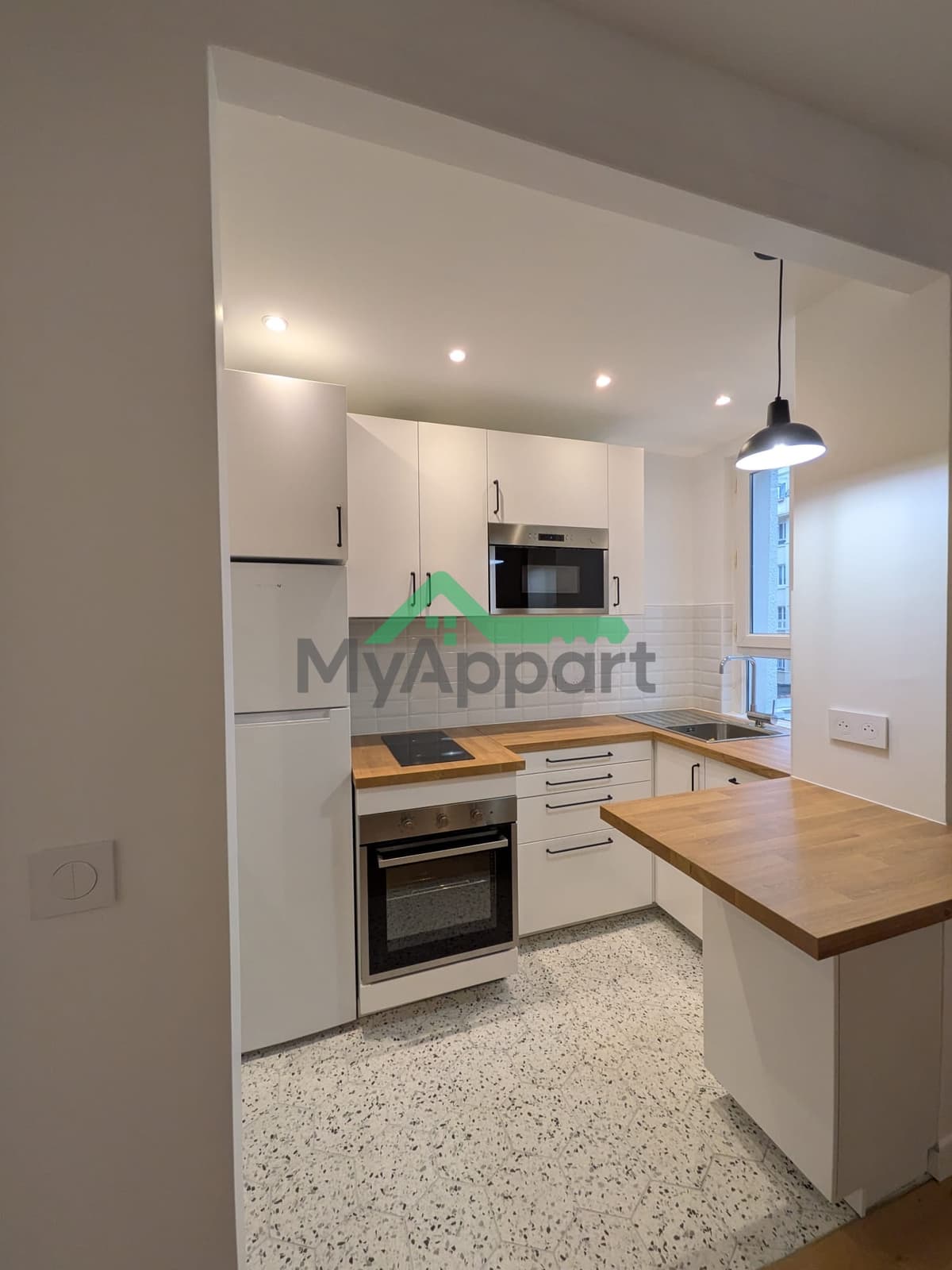 Boulogne-Billancourt - Appartement 2 pièces refait à neuf et meublé — photo 1