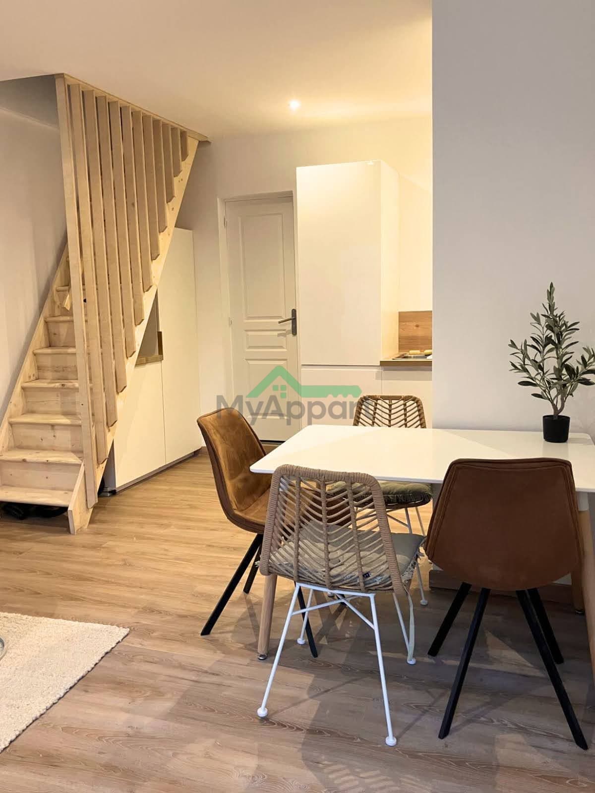 MAISON / APPARTEMENT-DUPLEX MEUBLÉ – ENTIÈREMENT RÉNOVÉE – CALME – CROIX CENTRE — photo 1