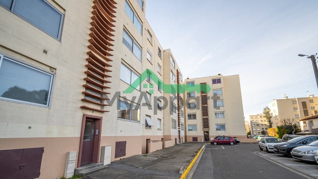Appartement T4 situé à 20 minutes de la gare de Nîmes — photo 1