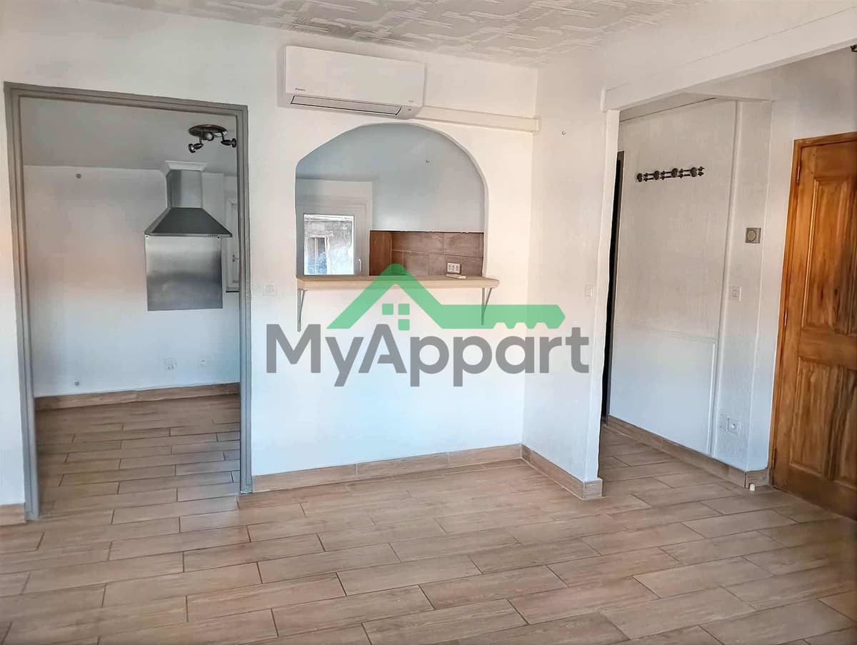 Appartement 60 m2 Jonquières (84) — photo 1