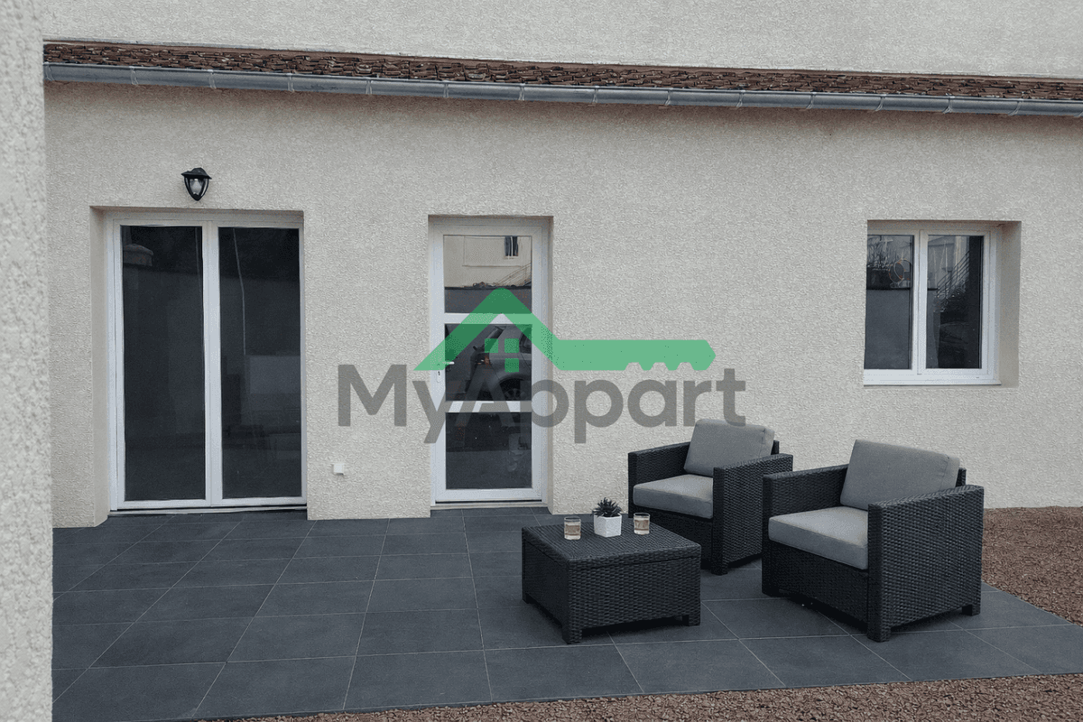 Appartement T2 meublé avec neuf avec terrasse et cour — photo 1