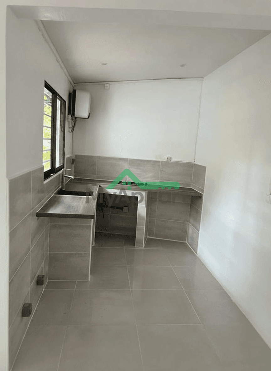 Location F2 — photo 1